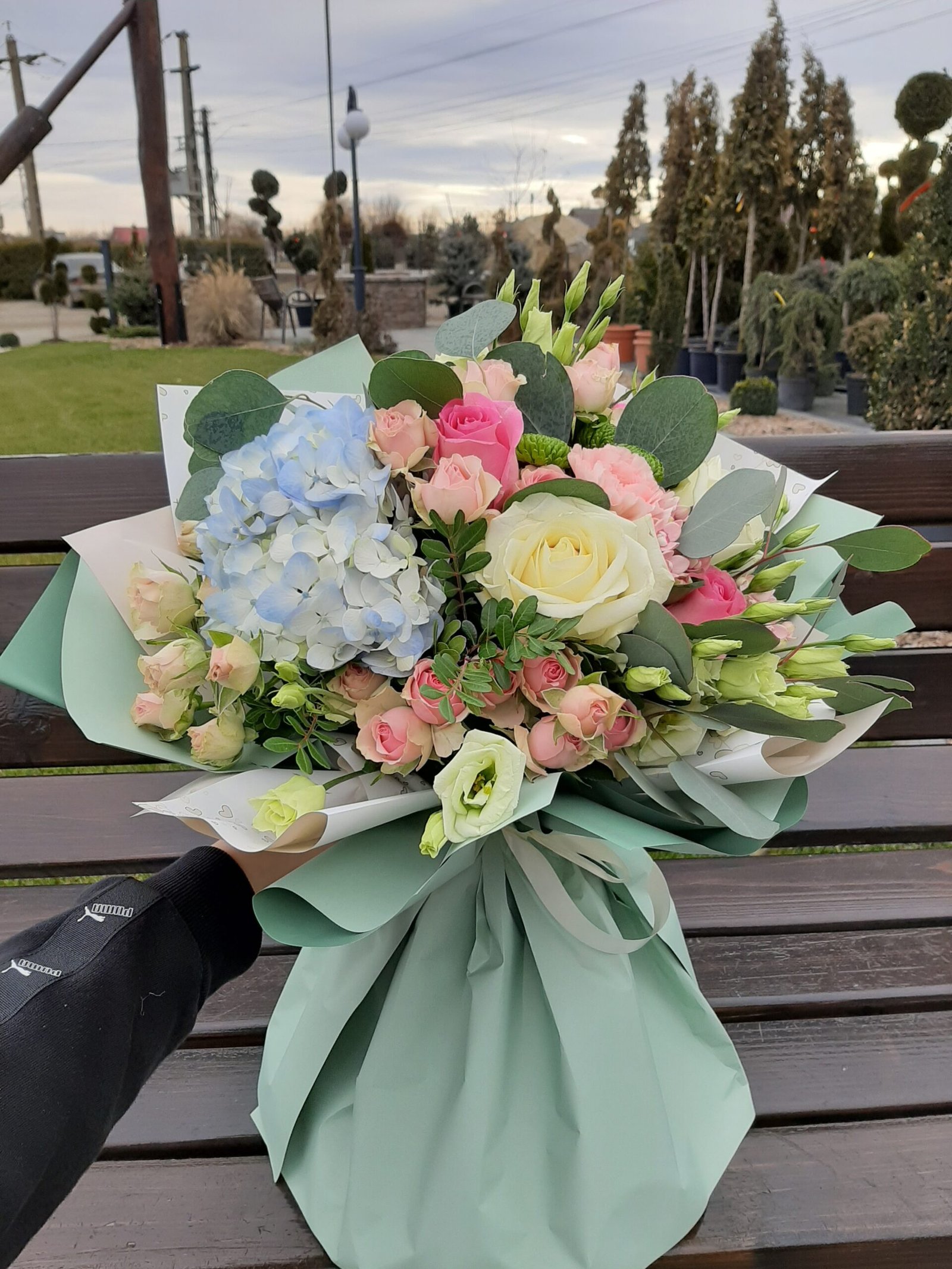 20210129_130406-scaled-1.jpg Buchet - imagine 1