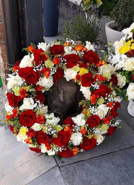 COROANA-FUNERARA-3-e1758609179718.jpg COROANA FUNERARA - imagine 1