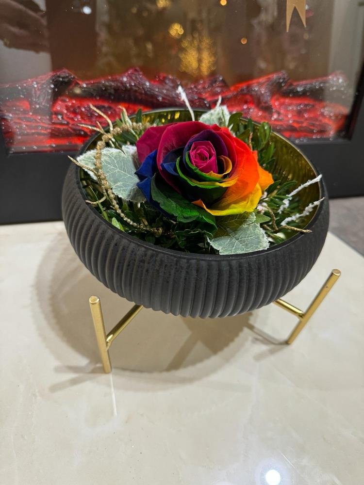 aranjament-cu-criogenat.jpg Aranjament cu trandafir multicolor criogenat - imagine 1