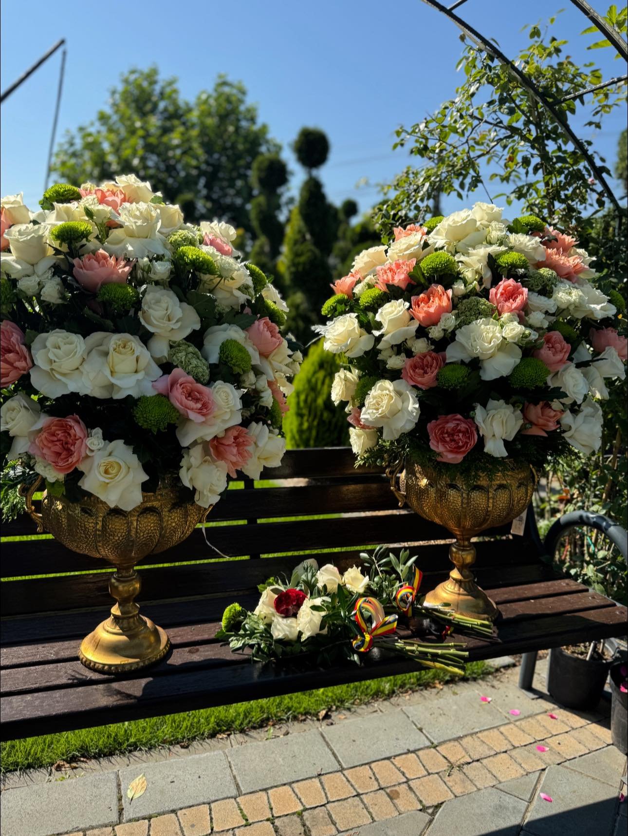 aranjamente-speciale.jpg ARANJAMENTE BISERICA - imagine 1